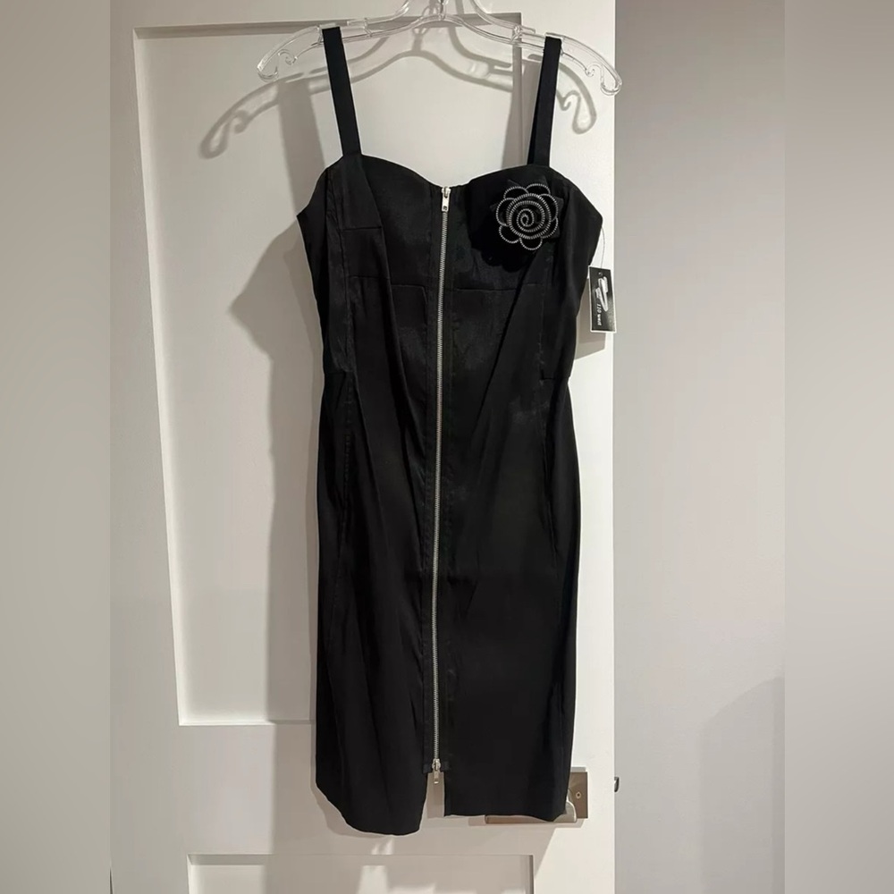 110 WEST Sexy Rose Zip Dress Black Size 4 NWT